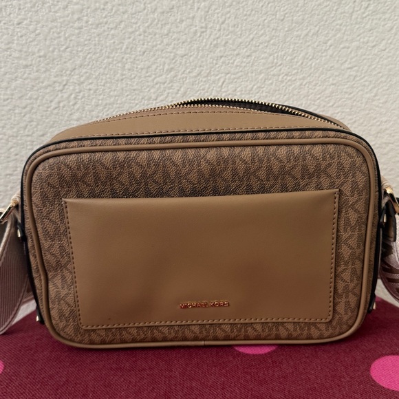 Michael Kors Maeve LG EW Pocket Crossbody MK Logo Husk Wide Strap NWT - Picture 3 of 11